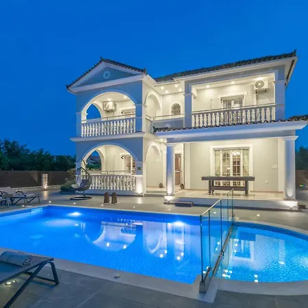 Βίλα Luxury Vanato & Pool